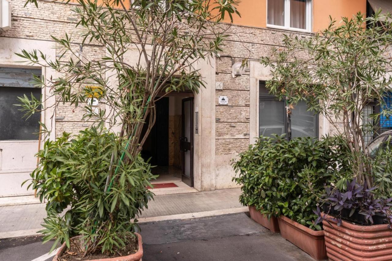 Delia's Vatican House Near St Peter's Lägenhet *